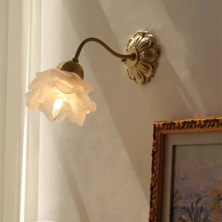 FlowerMagic | Vintage Kupfer Blumenblatt Glas Wandleuchte