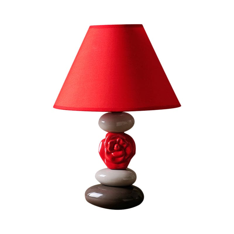 LumiElegance | Stilvolle Tischleuchte mit konischem Stoffschirm