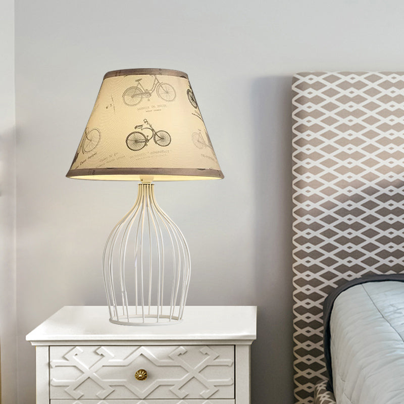GloLamp | Retro-Tischlampe mit Metallgitter