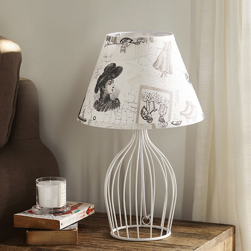 GloLamp | Retro-Tischlampe mit Metallgitter
