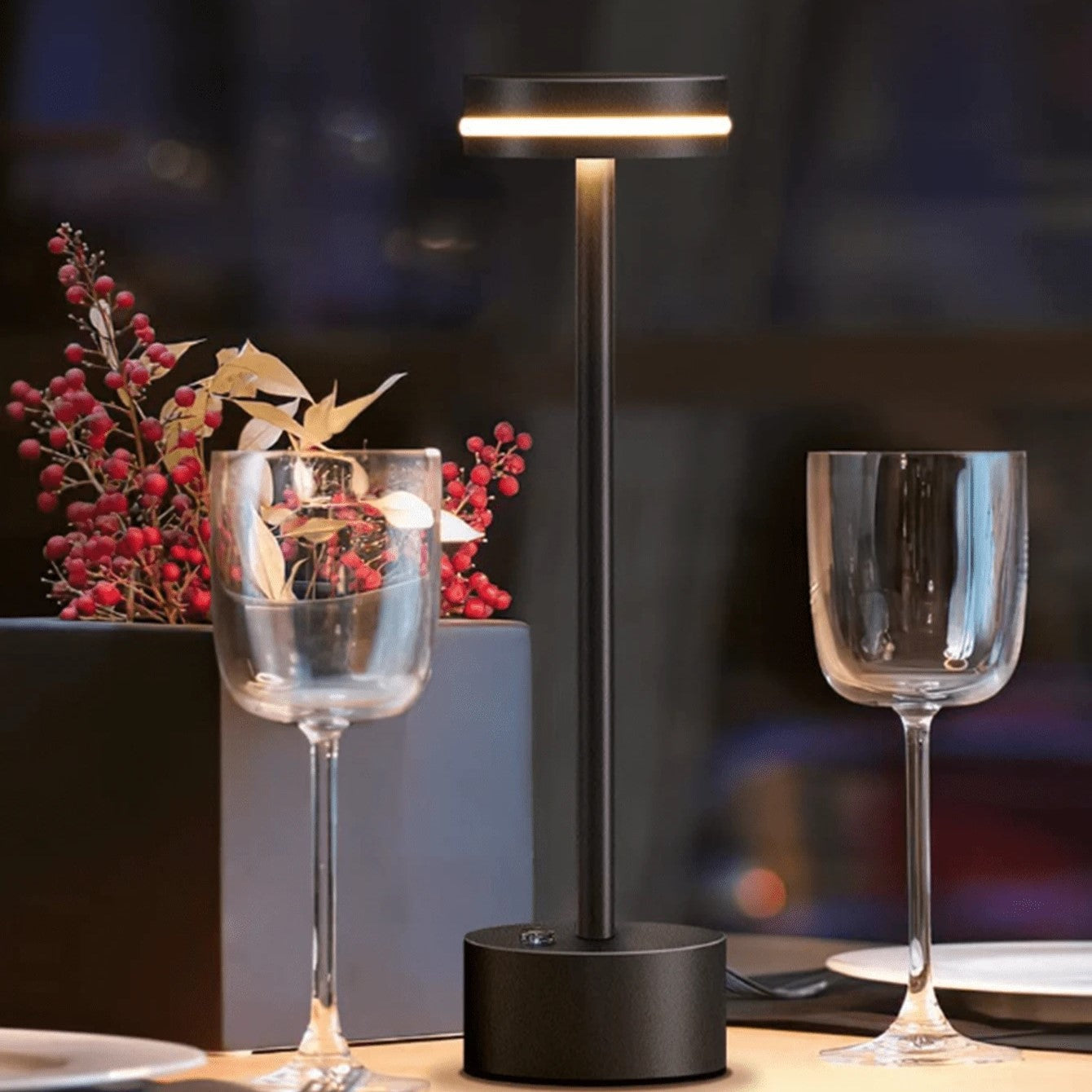 Theia | Elegante Tischleuchte mit einzigartigem Design