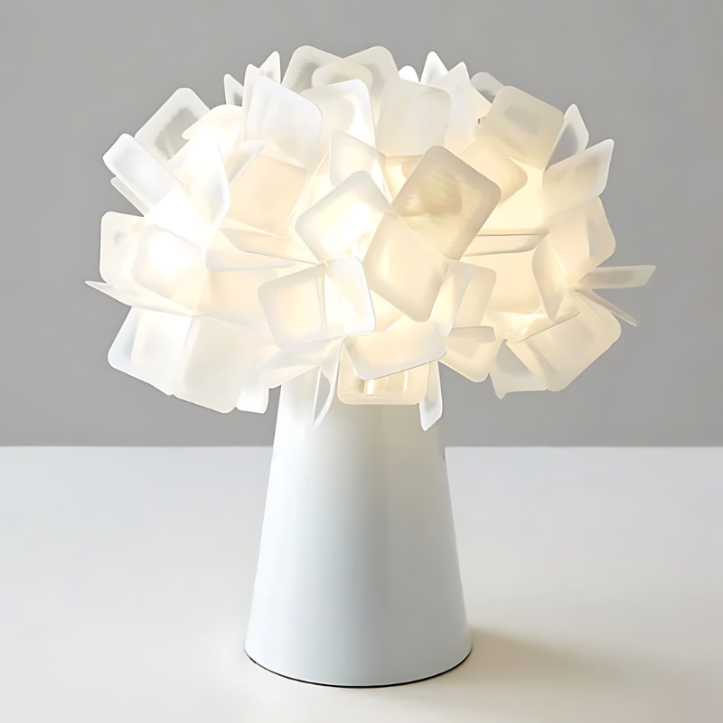 SweetTree | Minimalistische LED Tischlampe für modernen Stil