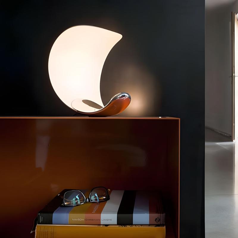 LunarLamp | Elegante mondförmige LED-Tischleuchte aus Aluminium mit Touch-Dimmer
