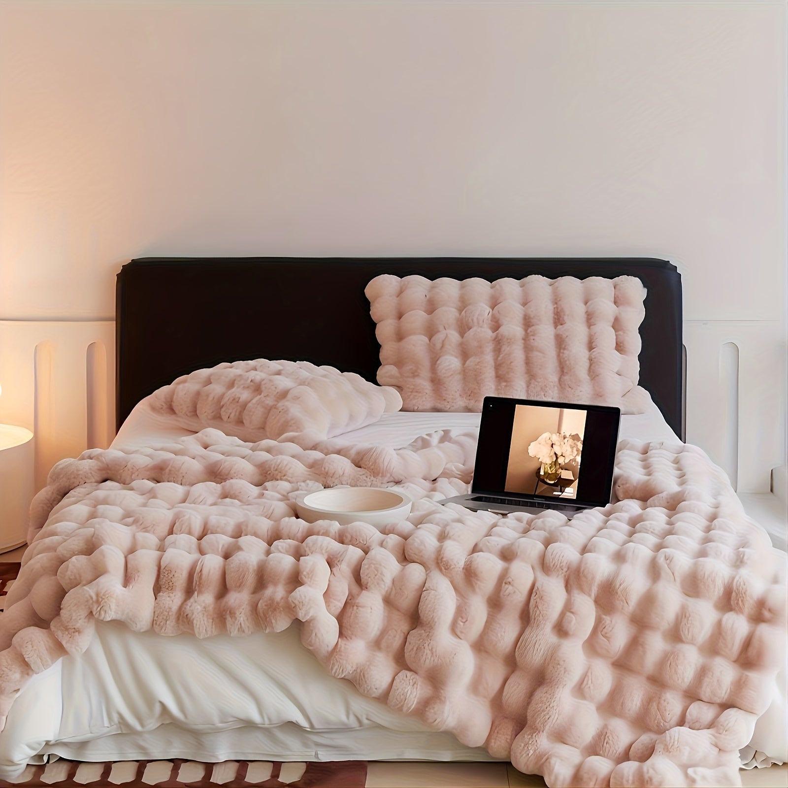 SnuggleUp | Luxuriöse Fleecedecke mit stilvollem Design