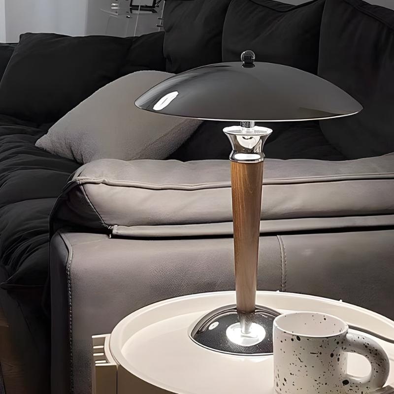 VintageChic | Tischlampe aus chromiertem Metall mit Pilzschirm und 3-stufigem Holzdimmer