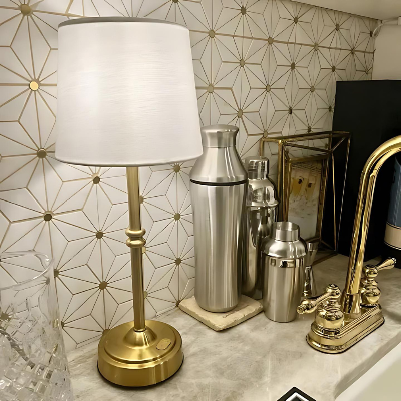 RetroFab | Kabellose LED Tischlampe mit stilvollem Stoffschirm