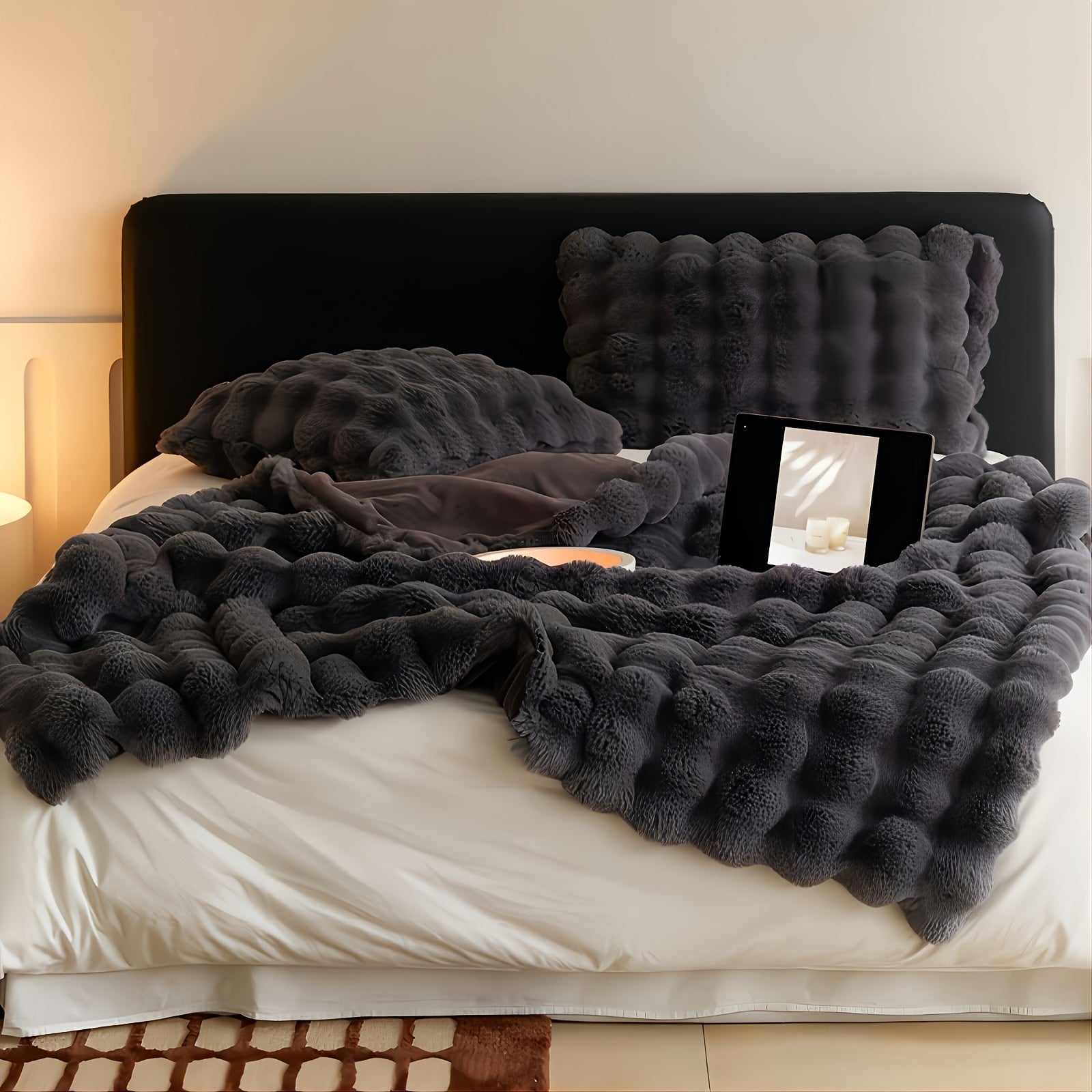 SnuggleUp | Luxuriöse Fleecedecke mit stilvollem Design