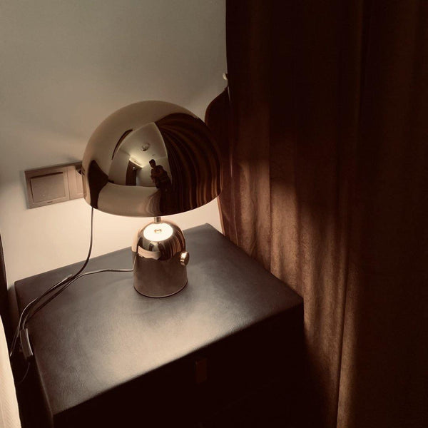 NordGlow | Elegante Tischlampe für Modernes und Klassisches Interieur