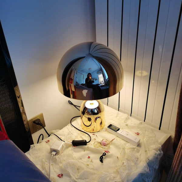 NordGlow | Elegante Tischlampe für Modernes und Klassisches Interieur