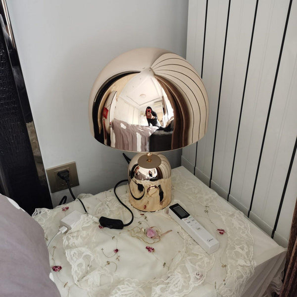NordGlow | Elegante Tischlampe für Modernes und Klassisches Interieur