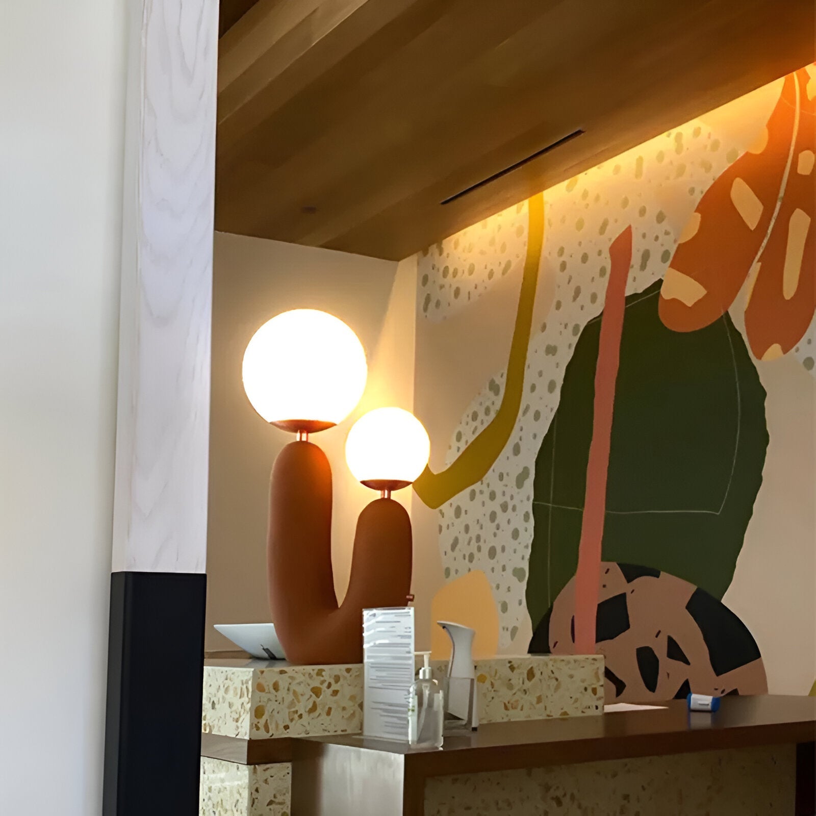 KaktusLamp | Elegante Tischlampe aus Harz mit 2 Glaskugeln