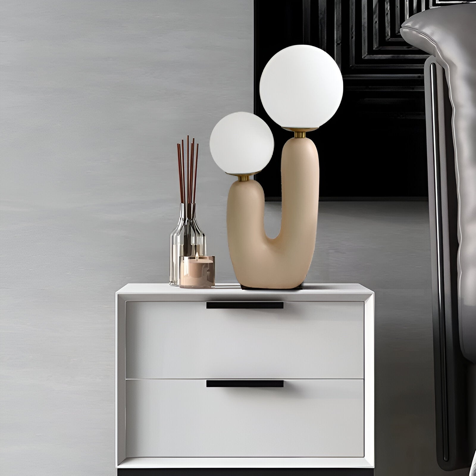 KaktusLamp | Elegante Tischlampe aus Harz mit 2 Glaskugeln