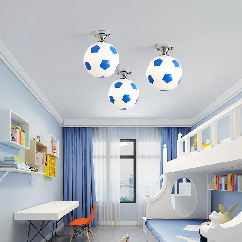 SportLight | Bunte LED-Pendelleuchte aus Glas in Form eines Balls