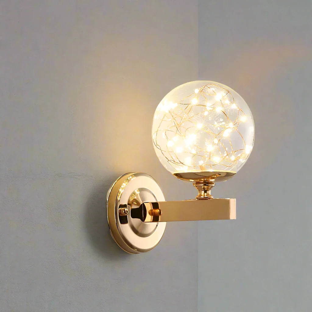 LumiGlobe | Elegante LED Wandleuchte aus farbigem Glas