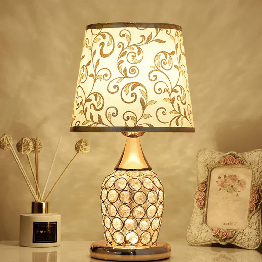 MusterGlow | Moderne Tischlampe für romantisches Ambiente