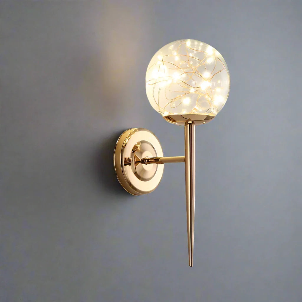 LumiGlobe | Elegante LED Wandleuchte aus farbigem Glas