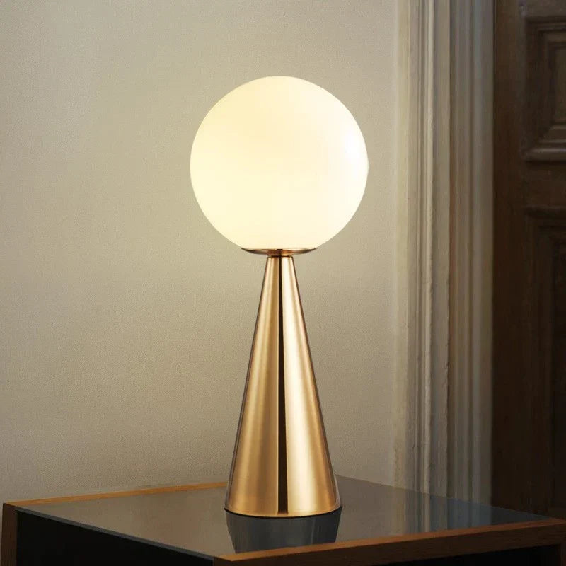 GoldGlanz | Elegante Tischlampe aus Glas