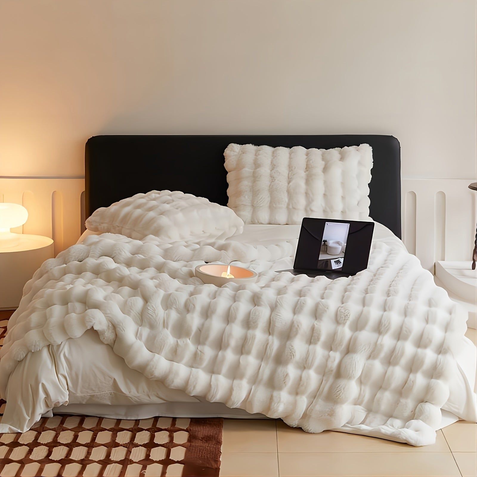 SnuggleUp | Luxuriöse Fleecedecke mit stilvollem Design
