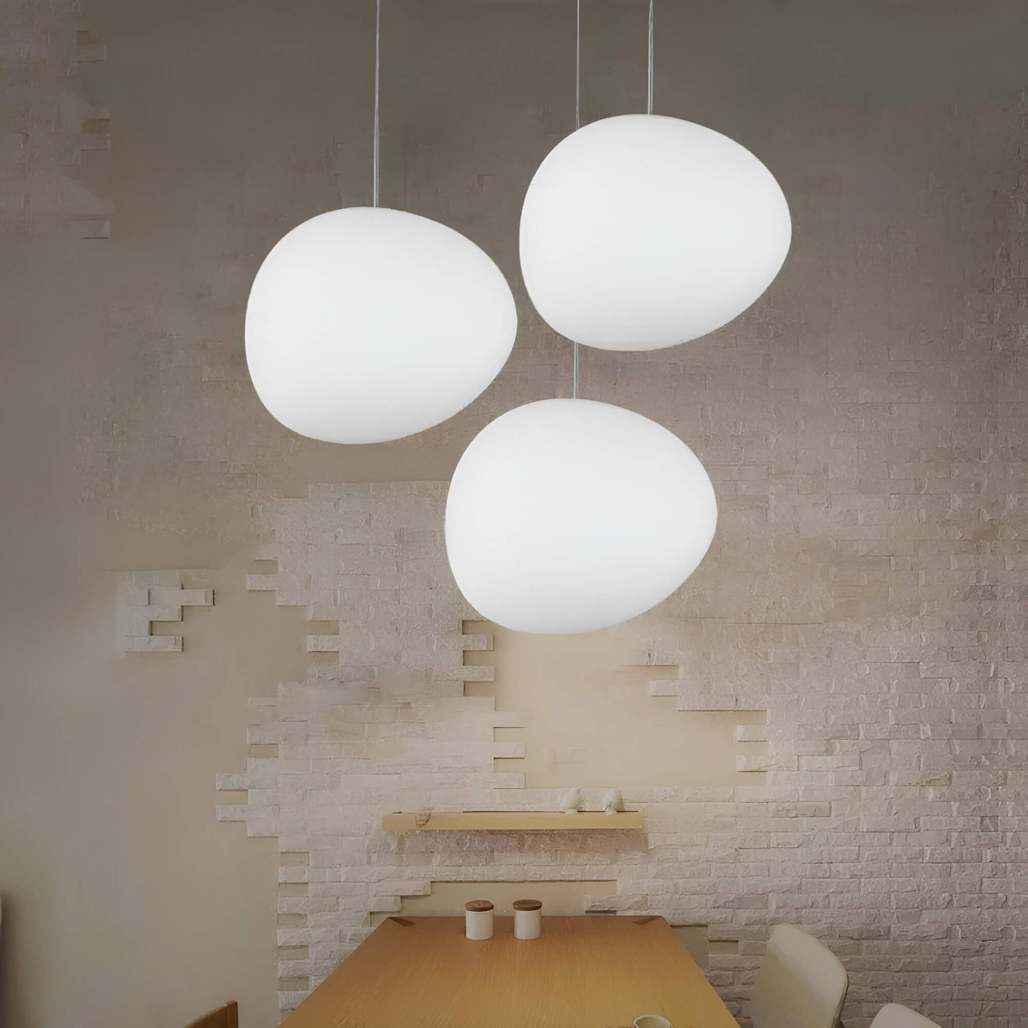 haloglow-runde-glas-hangeleuchte-klar-rauchglas-minimalistisches-design-wohnzimmer-beleuchtung-xlumina5