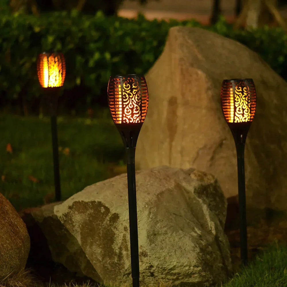 SolFlare | Wasserdichte Solarbetriebene LED-Gartenfackel