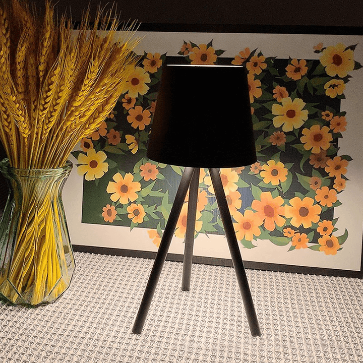 LightMaster | Tragbare Tischleuchte mit Verstellbarem Dreibein und Modernem Design