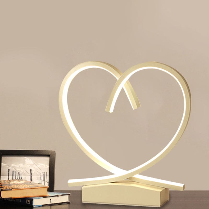 GlowHeart | Elegante Tischlampe in Herzform