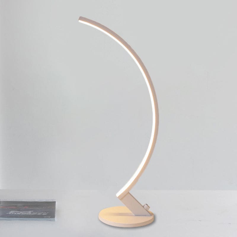 LumiArc | Moderne geschwungene Tischlampe aus Metall