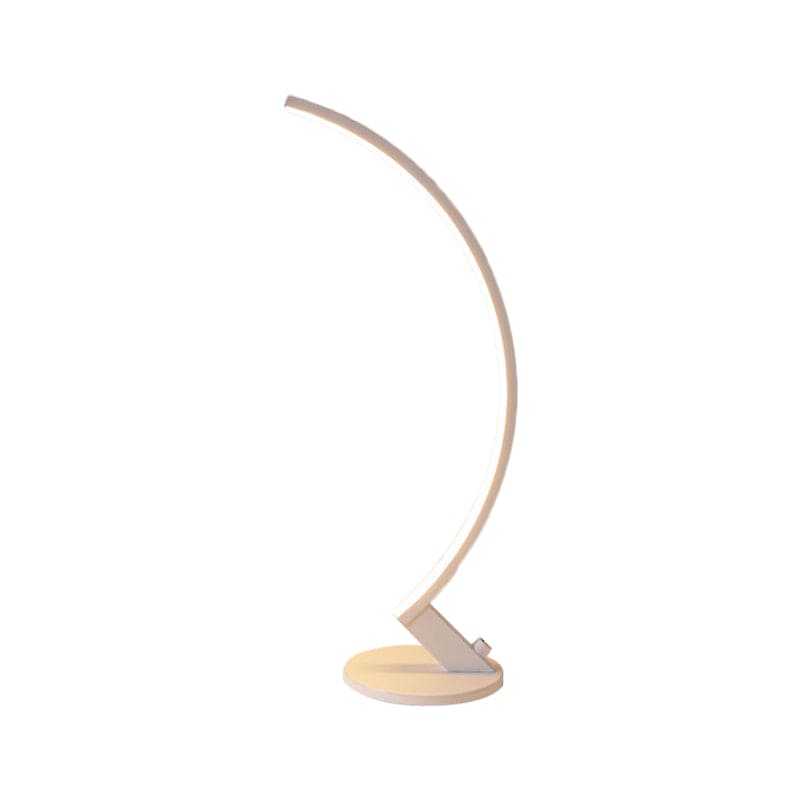 LumiArc | Moderne geschwungene Tischlampe aus Metall