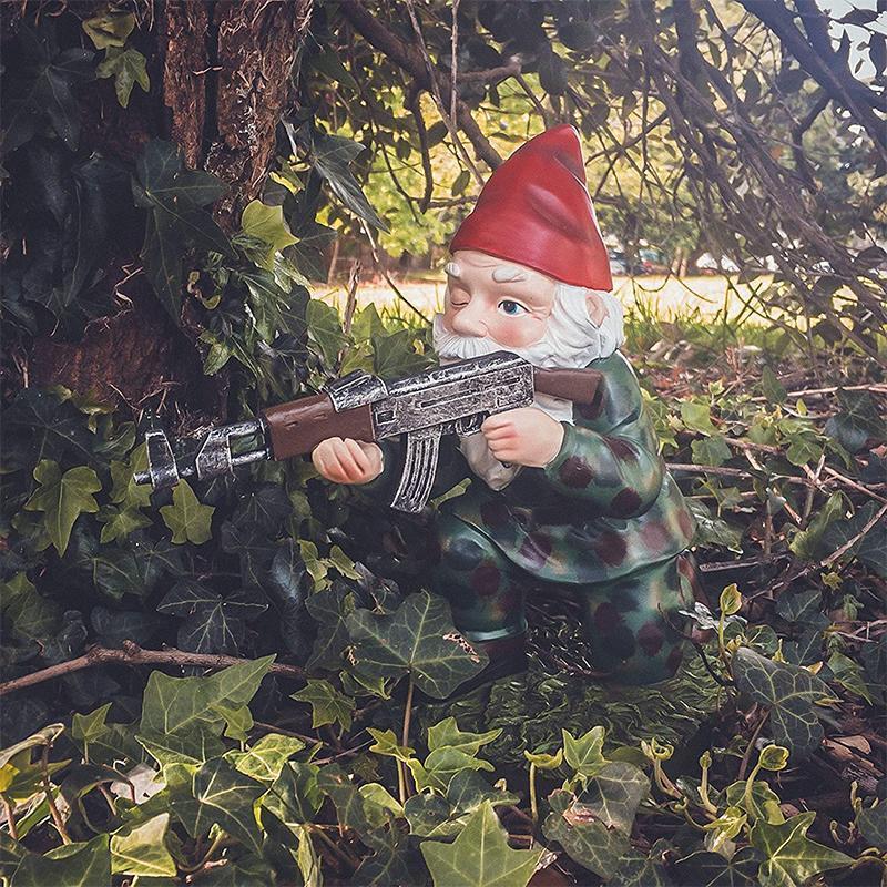 MilitaryGnome | Militärischer Gartenzwerg in Tarnuniform