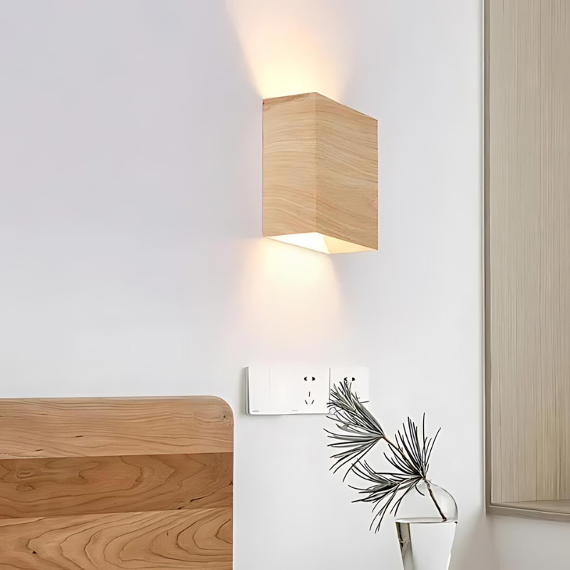 AuraWood | Elegante Nordic Wandleuchte aus Holz mit warmem LED-Licht