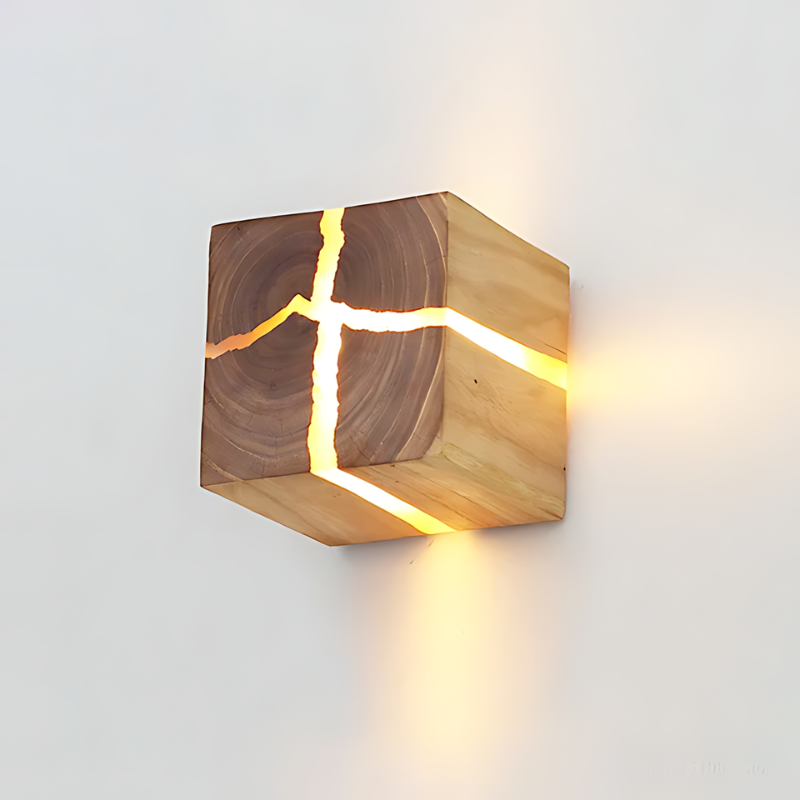 CubeLight | Handgemachte Wandleuchte aus massivem Holz