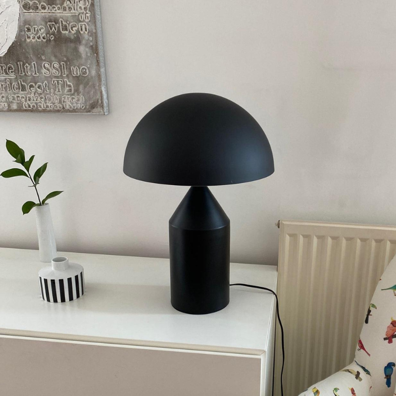 MetaLamp | Elegante Metall-Tischlampe mit modernem Design