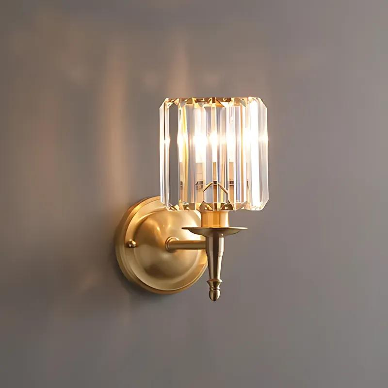 Crystalegance | Vintage-Luxus Wandleuchte aus Messing und Kristall