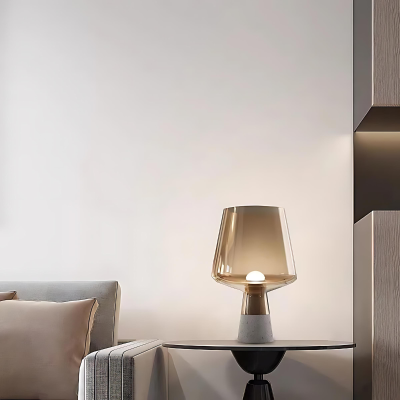 LeimuLight | Elegante Tischlampe aus Beton mit Amberglasschirm