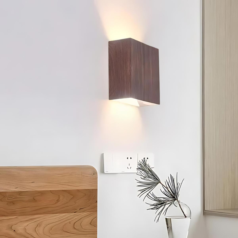 AuraWood | Elegante Nordic Wandleuchte aus Holz mit warmem LED-Licht