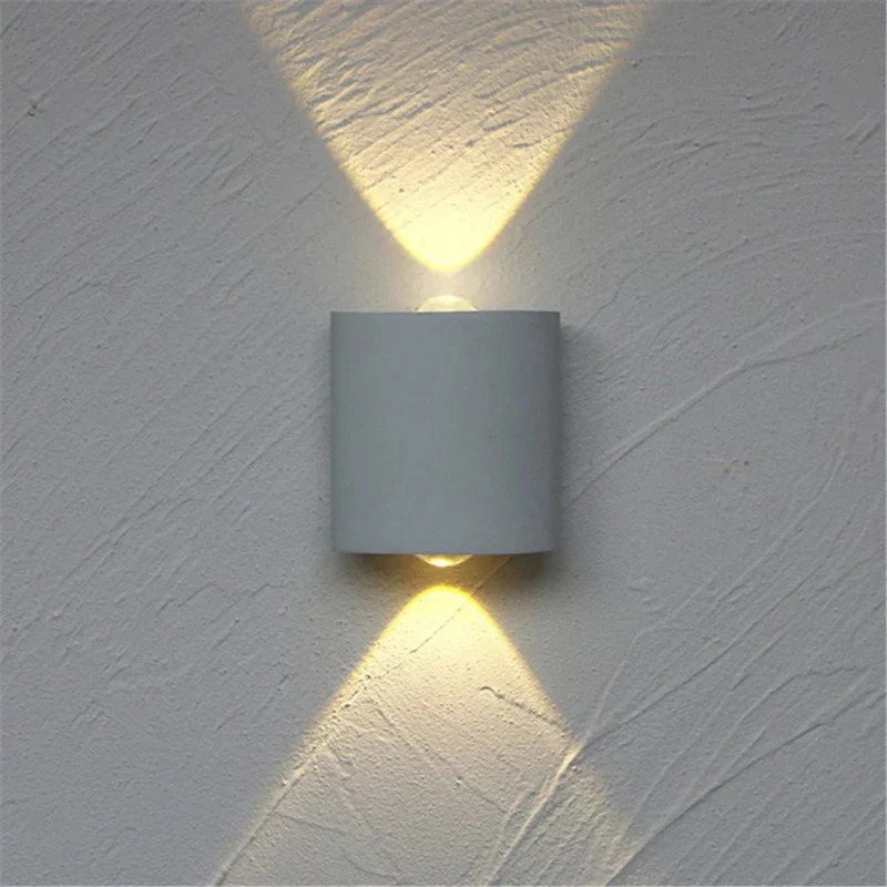 LumiShield | Wasserfeste LED Wandlampe für den Außenbereich