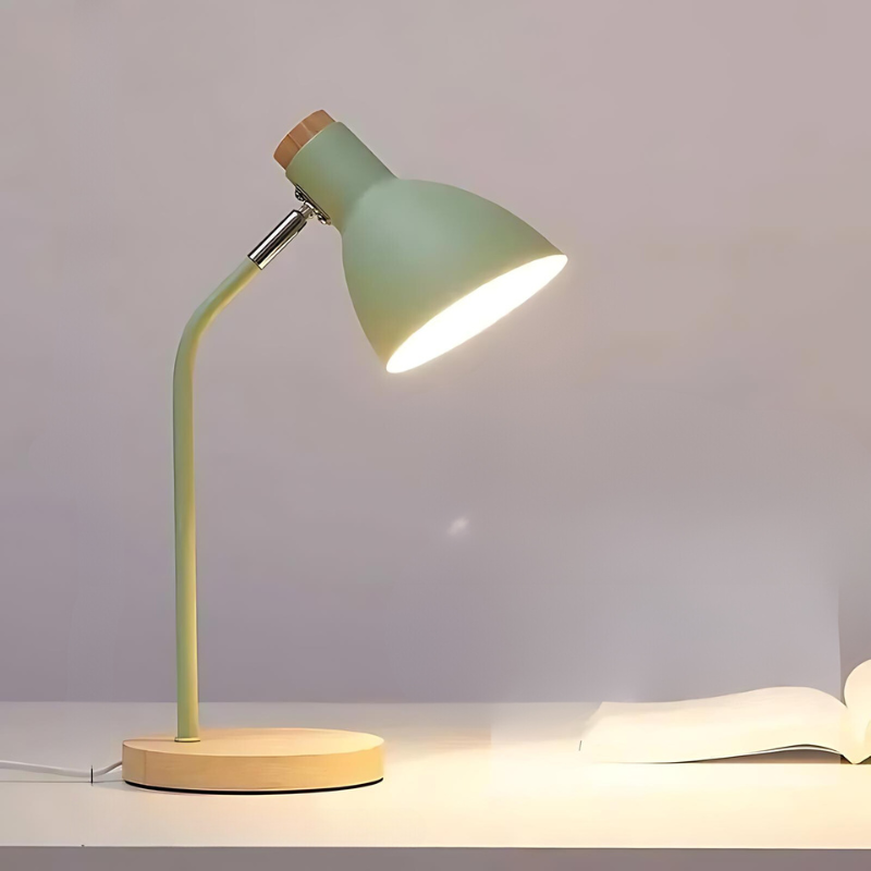 WoodyLamp | Tischleuchte mit holzigem Akzent und verstellbarem Winkel