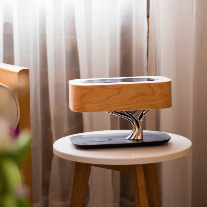 TreeLight | LED Tischleuchte mit kabellosem Laden und Bluetooth-Lautsprecher