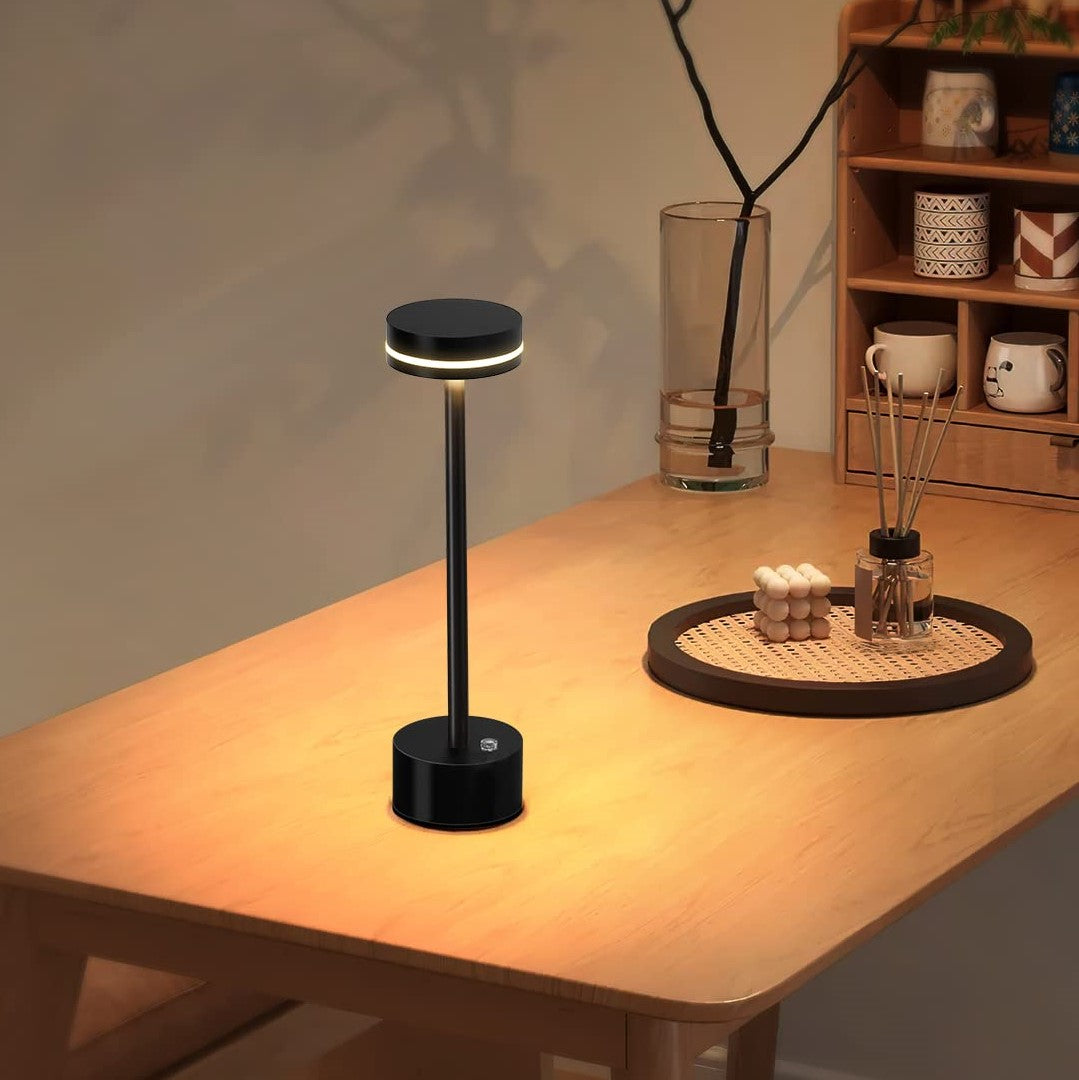 Theia | Elegante Tischleuchte mit einzigartigem Design