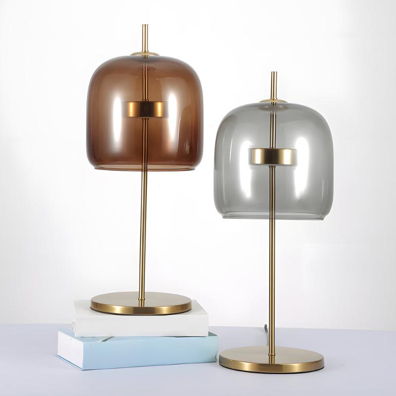 GleamElegance | Elegante Tischlampe aus rauchigem Glas für ein warmes Ambiente