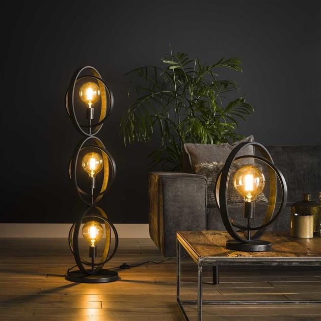 IndustrielleEleganz | Tischlampe mit verstellbarem Lichtdesign