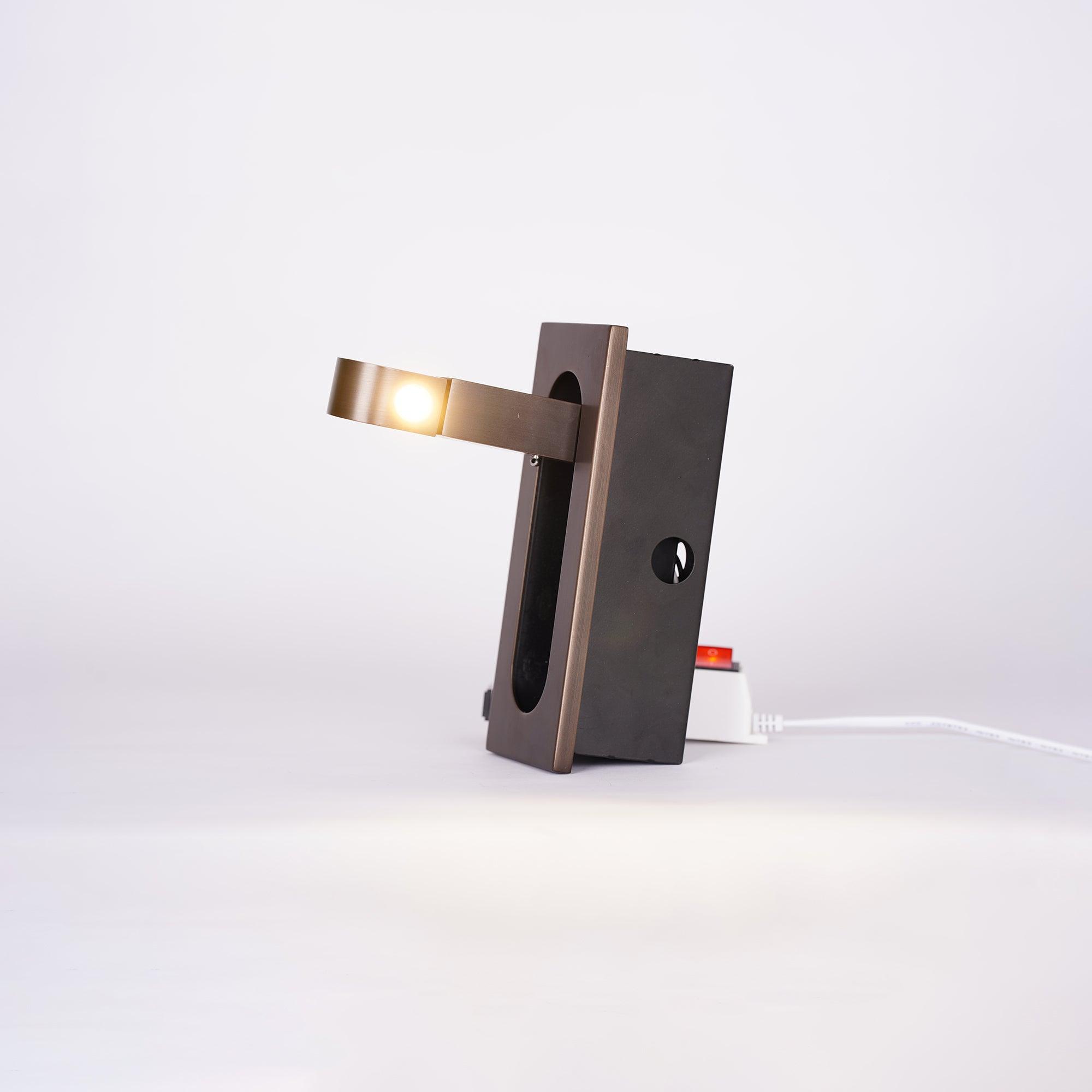 PhoraGlow | Moderne LED Nachttischleselampe mit verstellbarem Kopf