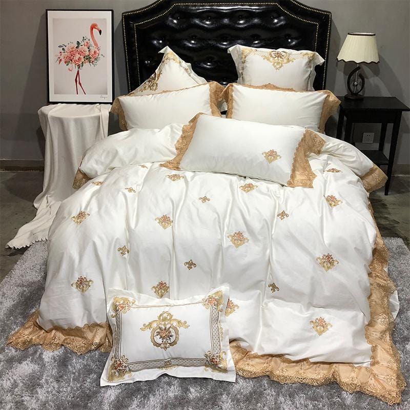 MajesticGold | Königliche Bestickte Bettwäsche Set mit Spitze