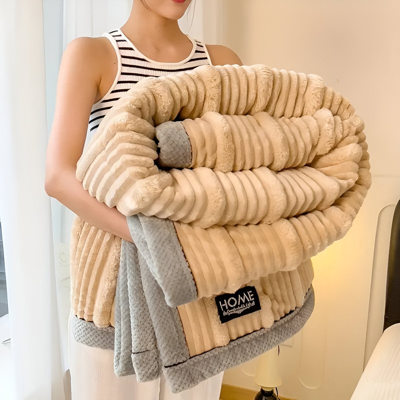 GemütlichZuhause | Hochwertige Fleece Decke mit Vintage Streifenmuster