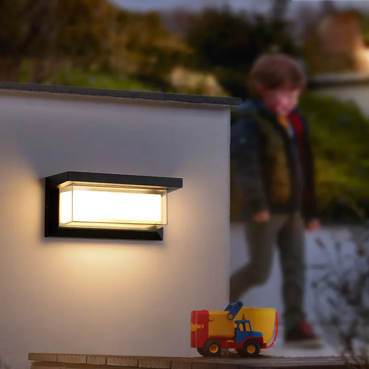 TwilightGlow | Stilvolle wetterfeste Wandlampe für den Außenbereich