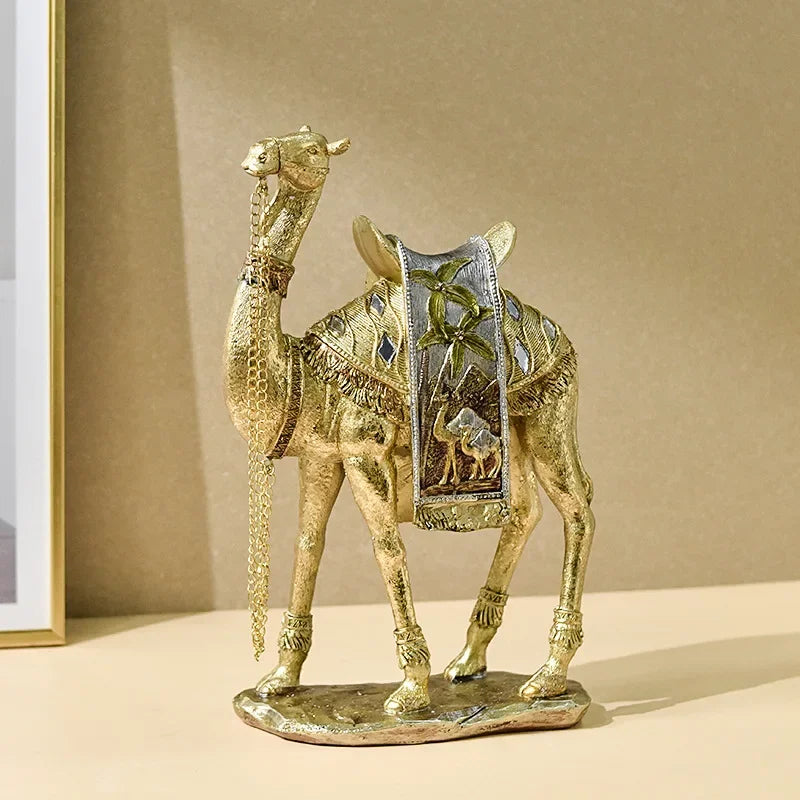 CamelMagic | Elegante goldene Kamelskulptur