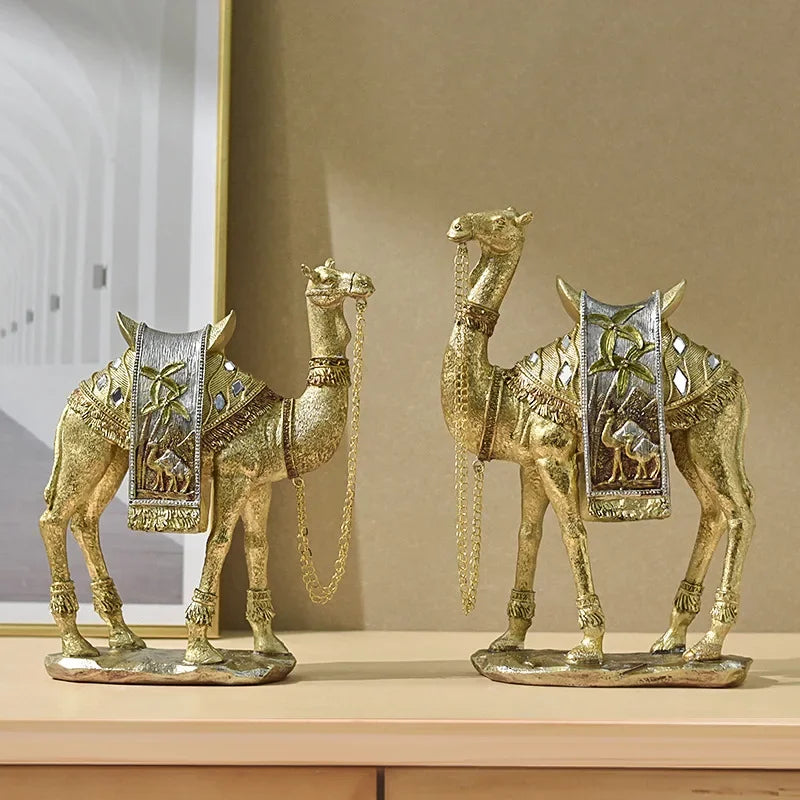 CamelMagic | Elegante goldene Kamelskulptur