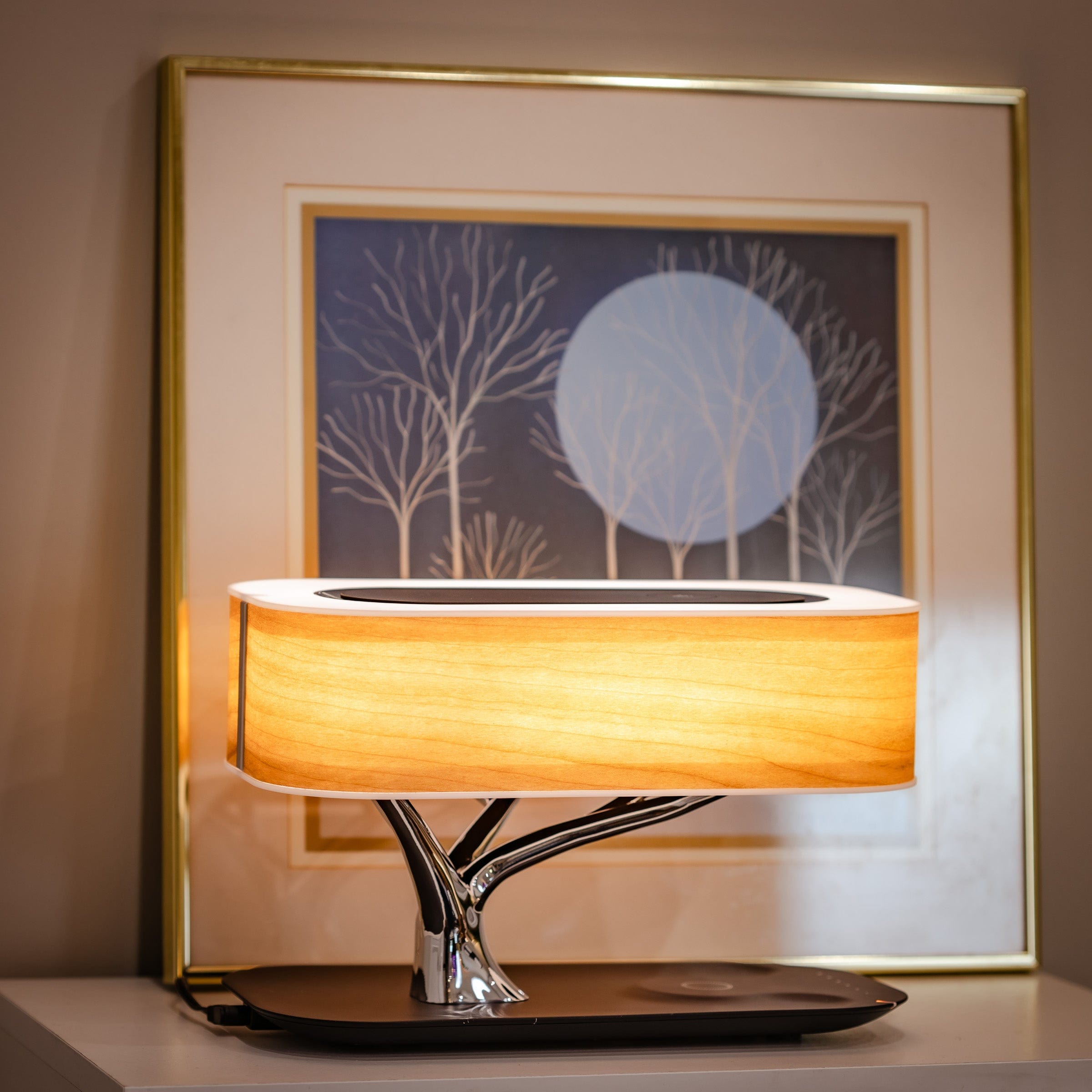 TreeLight | LED Tischleuchte mit kabellosem Laden und Bluetooth-Lautsprecher