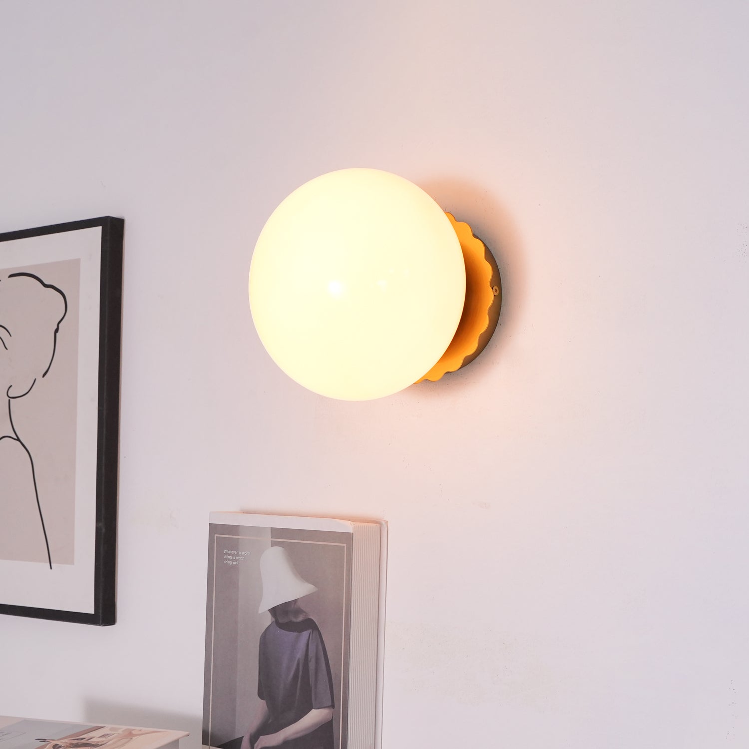 Marshmallow Lampe | Elegante Wandlampe aus Glas und Metall
