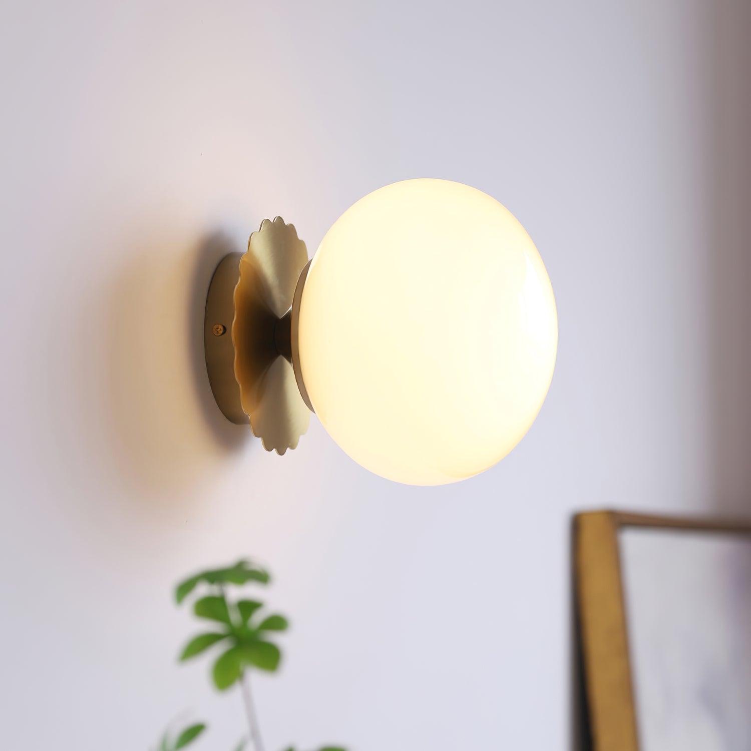 Marshmallow Lampe | Elegante Wandlampe aus Glas und Metall